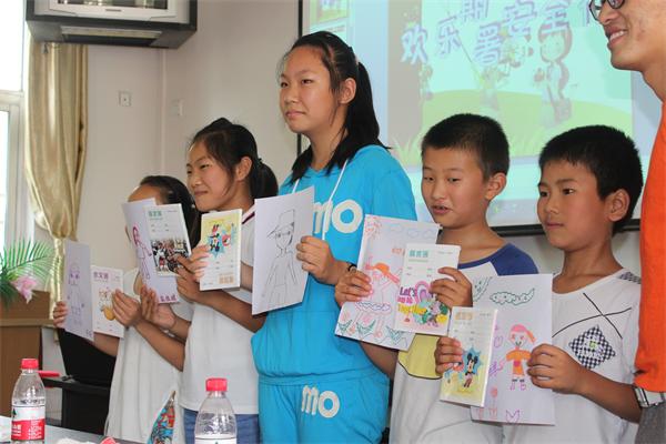 信息工程系“扶幼敬老 传承美德”暑期社会实践小分队深入开展“快乐过暑假 让留守儿童不再孤单”志愿服务活动