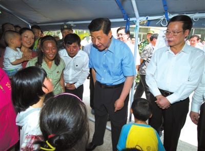 习近平:一定把地震灾区学校建得更坚固美丽