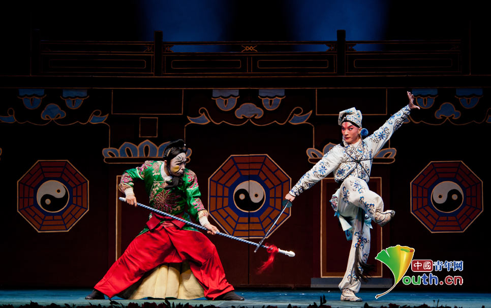 年轻朋友来相会 青春风采映国粹