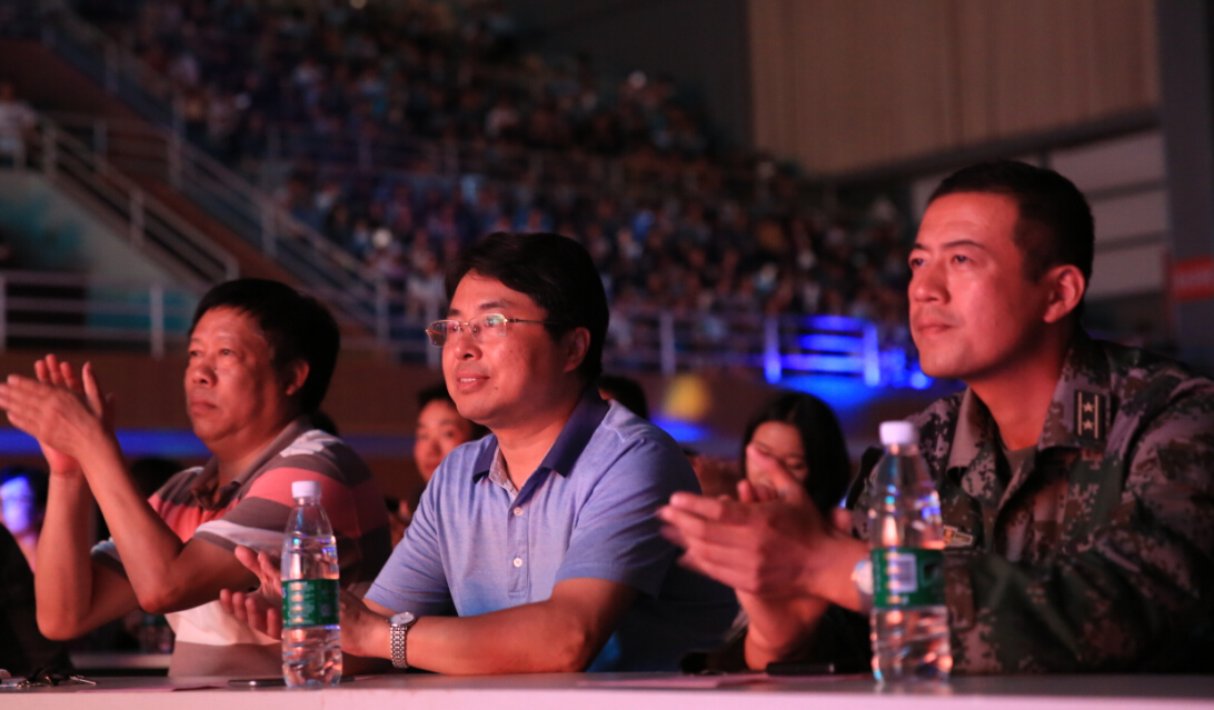 我院“贺中秋、迎新生、庆国庆”校园联欢会成功举办