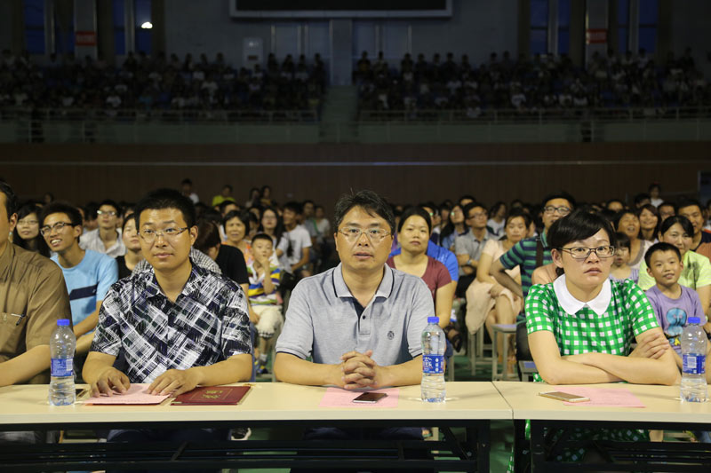 我院第十三届校园文化艺术节闭幕式暨欢送毕业生晚会成功举办