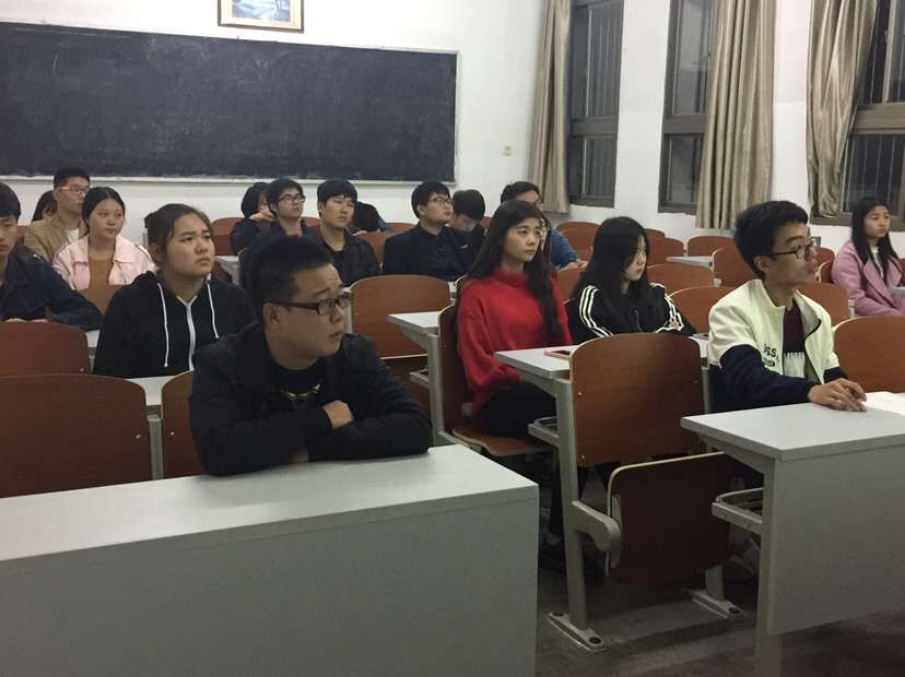 信息工程系组织“让优秀成为一种习惯”团支书交流培训会议